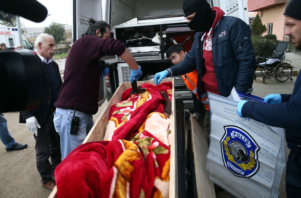 Teröristleri belediyeye ait araçla çatışma bölgesinden kaçırmaya çalıştılar