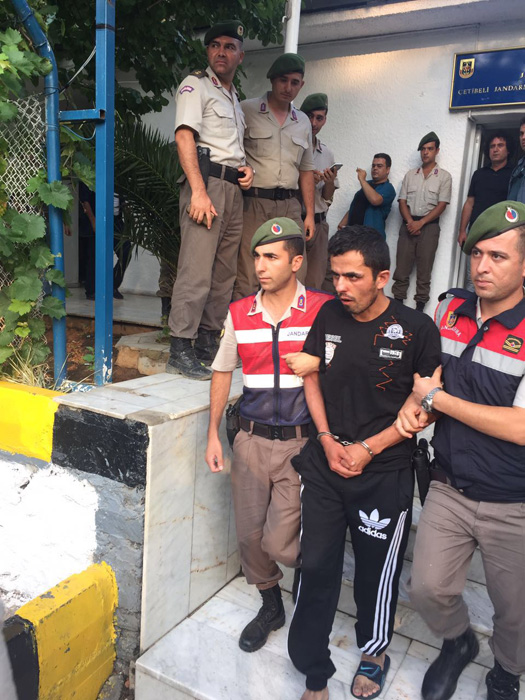 FETÖ'nün darbe girişimi sırasında Cumhurbaşkanı Recep Tayyip Erdoğan'ın ayrılmasının ardından, Marmaris'te konakladığı otele saldırı düzenleyen askerlerden ikisi daha yakalandı. ( Sabri Kesen - Anadolu Ajansı )